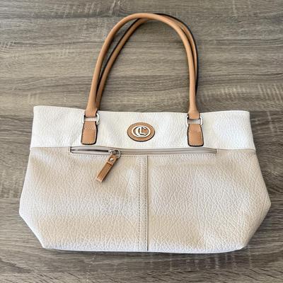 LOT 68D: LC by Carryland & London Fog Collection Handbags