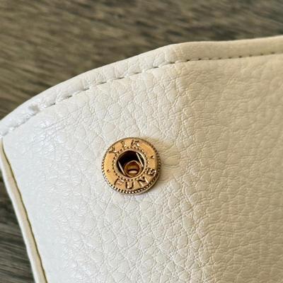 LOT 68D: LC by Carryland & London Fog Collection Handbags