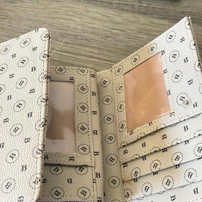 LOT 70D: Tech & More Wallets: Carpisa, NWT & More