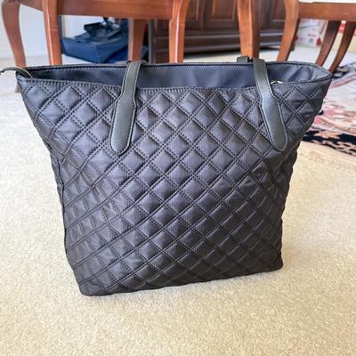 LOT 71D: Black Handbags: Steve Madden, Børn & Guess