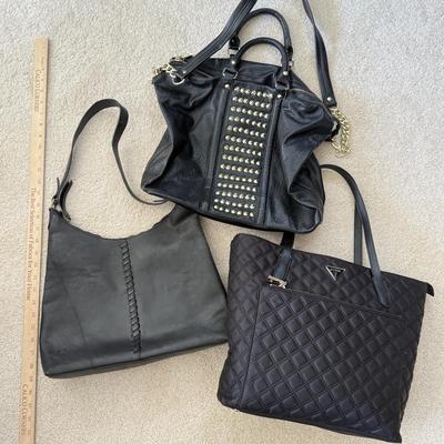 LOT 71D: Black Handbags: Steve Madden, Børn & Guess