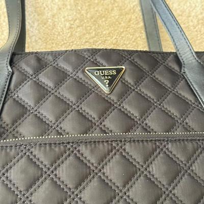 LOT 71D: Black Handbags: Steve Madden, Børn & Guess