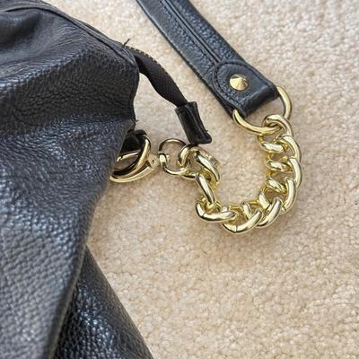 LOT 71D: Black Handbags: Steve Madden, Børn & Guess