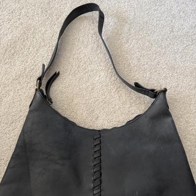 LOT 71D: Black Handbags: Steve Madden, Børn & Guess