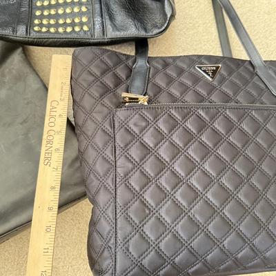 LOT 71D: Black Handbags: Steve Madden, Børn & Guess