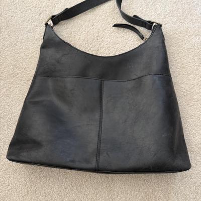 LOT 71D: Black Handbags: Steve Madden, Børn & Guess