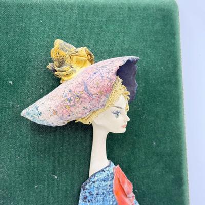 LOT 72D: Vintage Lo Scricciolo (T. Moretto) Woman Porcelain Sculpture Hand Made in Italy