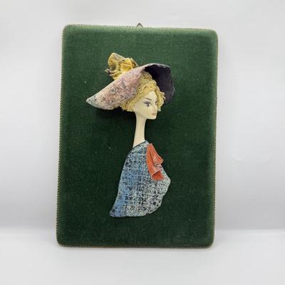 LOT 72D: Vintage Lo Scricciolo (T. Moretto) Woman Porcelain Sculpture Hand Made in Italy