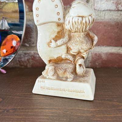 LOT 91F: Trinket collection: British Guard, Lighthouse Stained Glass, Dad's Shoes & More