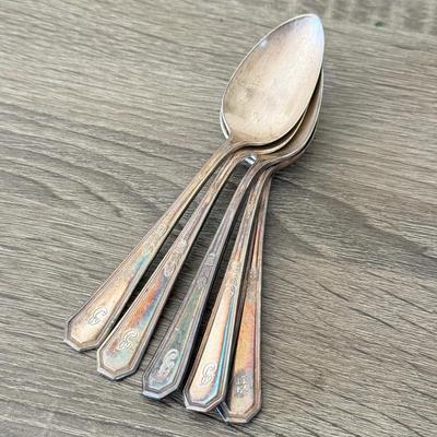 LOT 93F: Vintage National Silverplate service for 5 + Extras