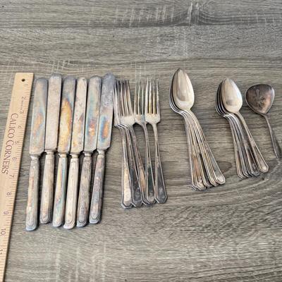 LOT 93F: Vintage National Silverplate service for 5 + Extras