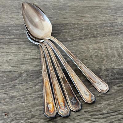 LOT 93F: Vintage National Silverplate service for 5 + Extras