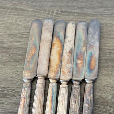 LOT 93F: Vintage National Silverplate service for 5 + Extras