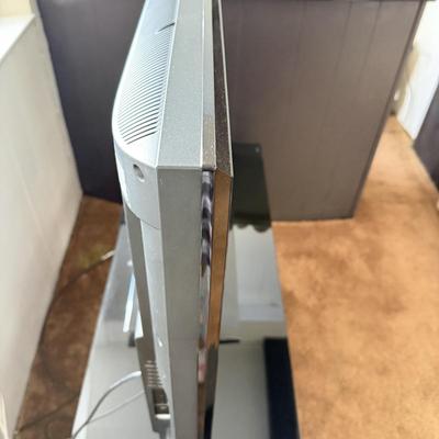 LOT 94F: Vizio 47" Television Model E472VLE w/ Remote