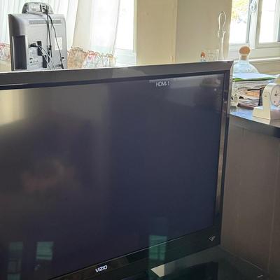 LOT 94F: Vizio 47" Television Model E472VLE w/ Remote