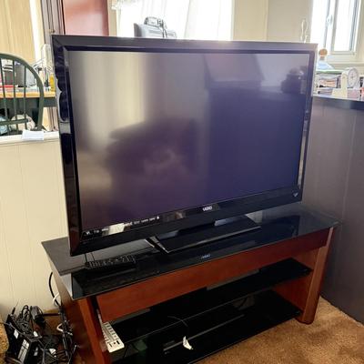 LOT 94F: Vizio 47" Television Model E472VLE w/ Remote