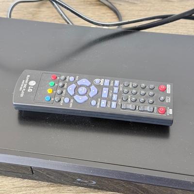 LOT 95F: LG Network Blu-Ray Disc / DVD Player Model BP220