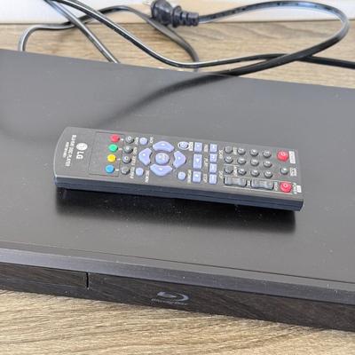 LOT 95F: LG Network Blu-Ray Disc / DVD Player Model BP220