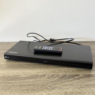 LOT 95F: LG Network Blu-Ray Disc / DVD Player Model BP220