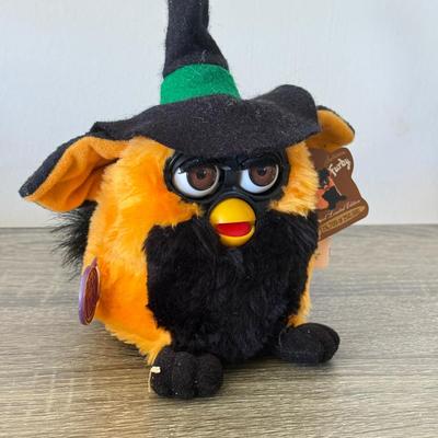 LOT 97K: Tiger Electronics / Hasbro Lemon Drop Shelby w/ Box & Limited Edition Autumn Furby