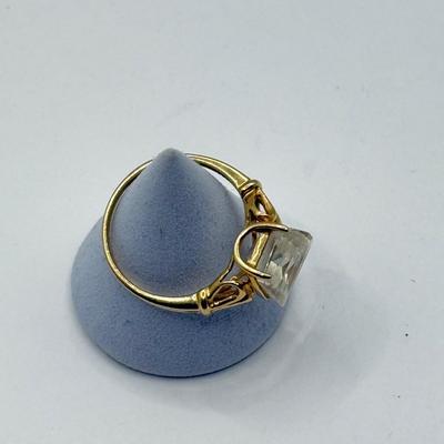 LOT 108J: SCBS 14k Gold Ring size 8 (3.7g)