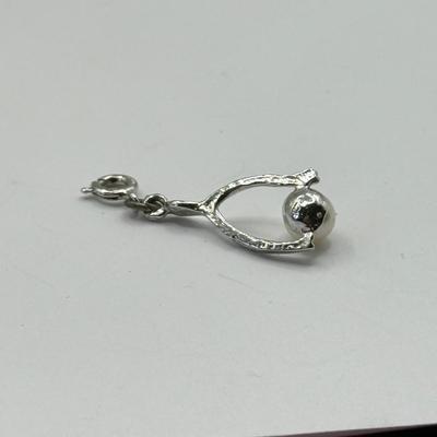 LOT 120J: Sterling Silver 925 Religious Pendants & More (18.49g)