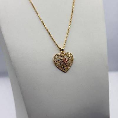 LOT 126J: 14kt Gold Heart Rose Pendant w/ 20" Chain (5.98g)