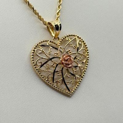 LOT 126J: 14kt Gold Heart Rose Pendant w/ 20" Chain (5.98g)