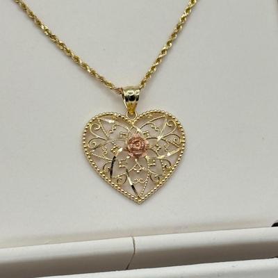 LOT 126J: 14kt Gold Heart Rose Pendant w/ 20" Chain (5.98g)