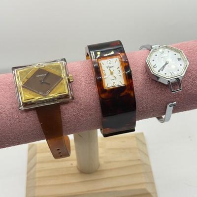 LOT 128J: Art Deco Style Watches: Genesis, Nelson & Papini