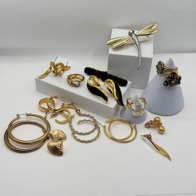 LOT 135J: Monet Clip Earrings, Vendome Ring, Dragonfly Pin & More Jewelry