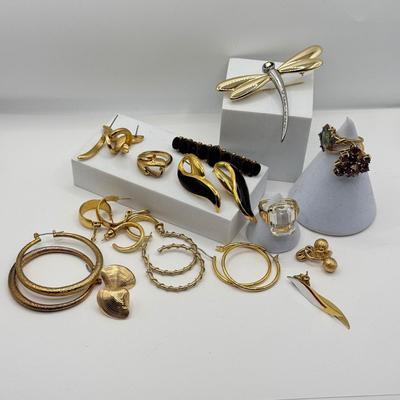 LOT 135J: Monet Clip Earrings, Vendome Ring, Dragonfly Pin & More Jewelry