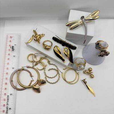 LOT 135J: Monet Clip Earrings, Vendome Ring, Dragonfly Pin & More Jewelry