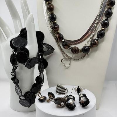 LOT 153J: Jewelry Collection: Sterling Screwback Earrings, Sarah Coventry Ring & More