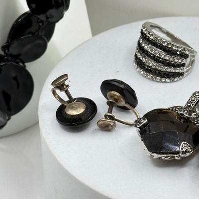 LOT 153J: Jewelry Collection: Sterling Screwback Earrings, Sarah Coventry Ring & More