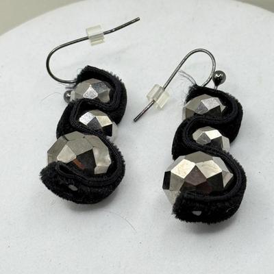 LOT 153J: Jewelry Collection: Sterling Screwback Earrings, Sarah Coventry Ring & More