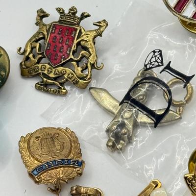 LOT 154J: Misc Pins & Pendants: Ribbons, Flags, Blood Donor