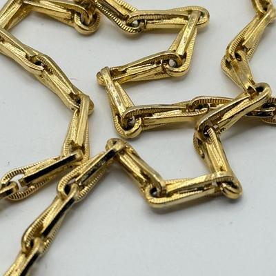 LOT 160J: Goldtone Chain Belts & Necklaces