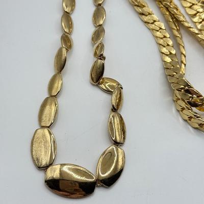 LOT 160J: Goldtone Chain Belts & Necklaces