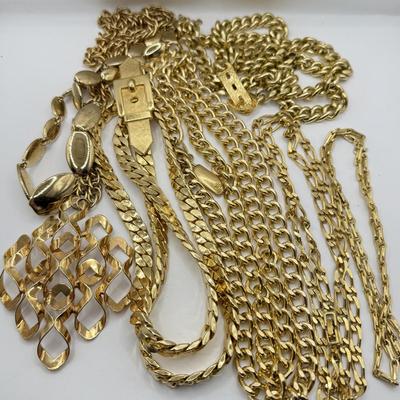 LOT 160J: Goldtone Chain Belts & Necklaces