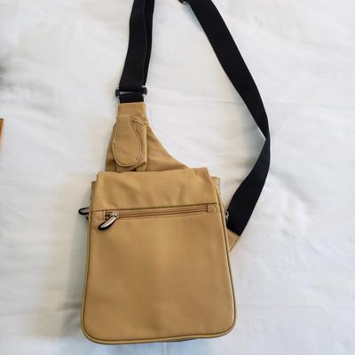 LOT 163Z: Collection of Travel Bags by Travelon, Kenneth Cole, Liz Claiborne & More