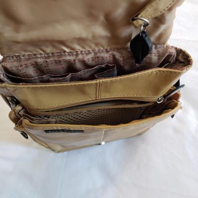 LOT 163Z: Collection of Travel Bags by Travelon, Kenneth Cole, Liz Claiborne & More