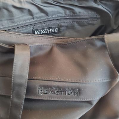 LOT 163Z: Collection of Travel Bags by Travelon, Kenneth Cole, Liz Claiborne & More