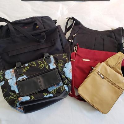 LOT 163Z: Collection of Travel Bags by Travelon, Kenneth Cole, Liz Claiborne & More