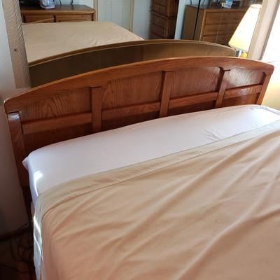 LOT 167Z: Bedroom Set: Two Nightstands with Matching Headboard & Pair of Lamps