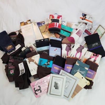 LOT 170Y: Huge Assortment of New Ladies Socks, Tights, Pantyhose & Accessories