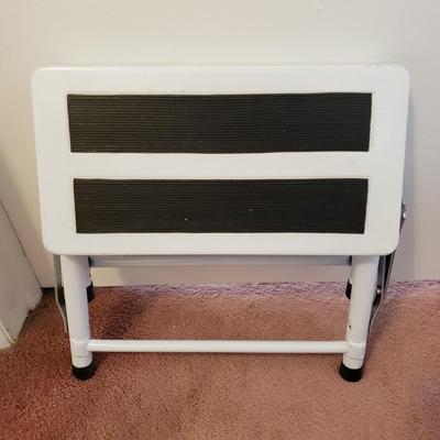 LOT 175X: Step Stools, Folding Seat, Rayovac Lantern & Swivel Mop