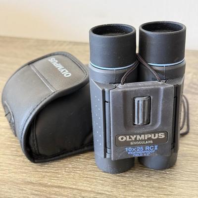 LOT 182K: Olympus 10x25 RCII Binoculars & 35mm Film Cameras: Quickshot & Nikon OneTouch 100