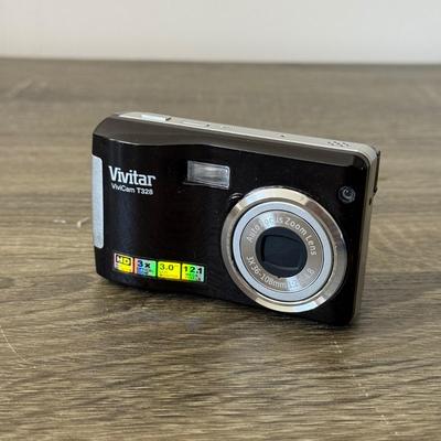 LOT 183K: Vivitar ViviCam T328