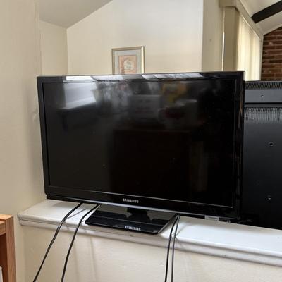LOT 184K: Samsung 24” TV Model UN24H4000BFXZA